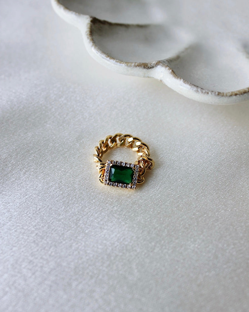 Emerald Stone Chain Ring